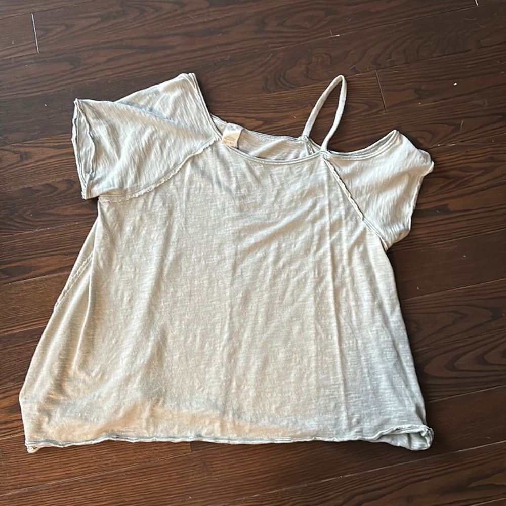 Super off the shoulder tee